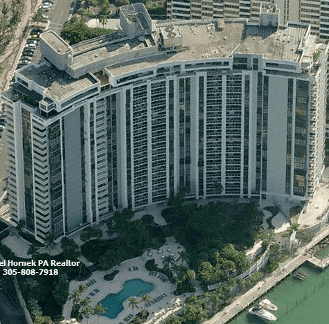 9 Island condo Venetian 1