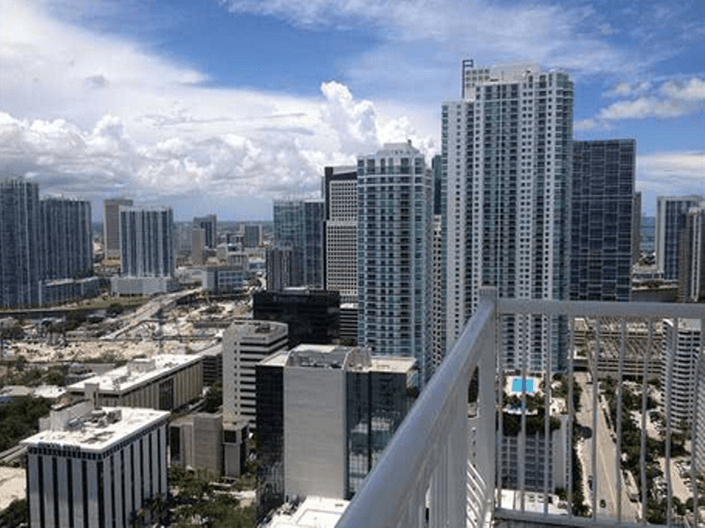 Club at Brickell Bay lcity views