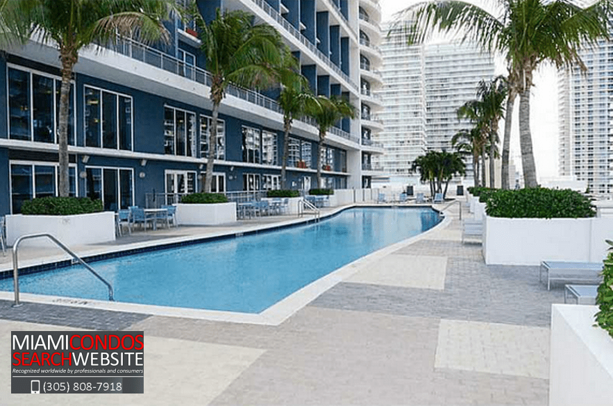 Infinity at Brickell pool area and amenities