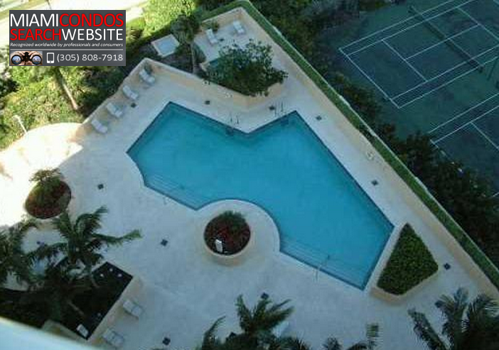 Metropolitan Brickell Miami pool area