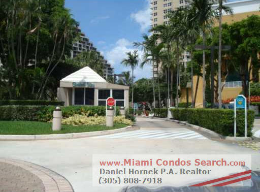 St Louis Condo Brickell key 1q