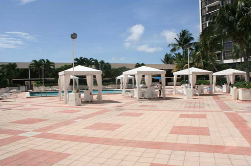 The pool deck in Brickell Place 3