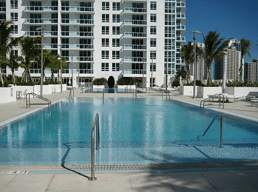 plaza on Brickell south pool deck